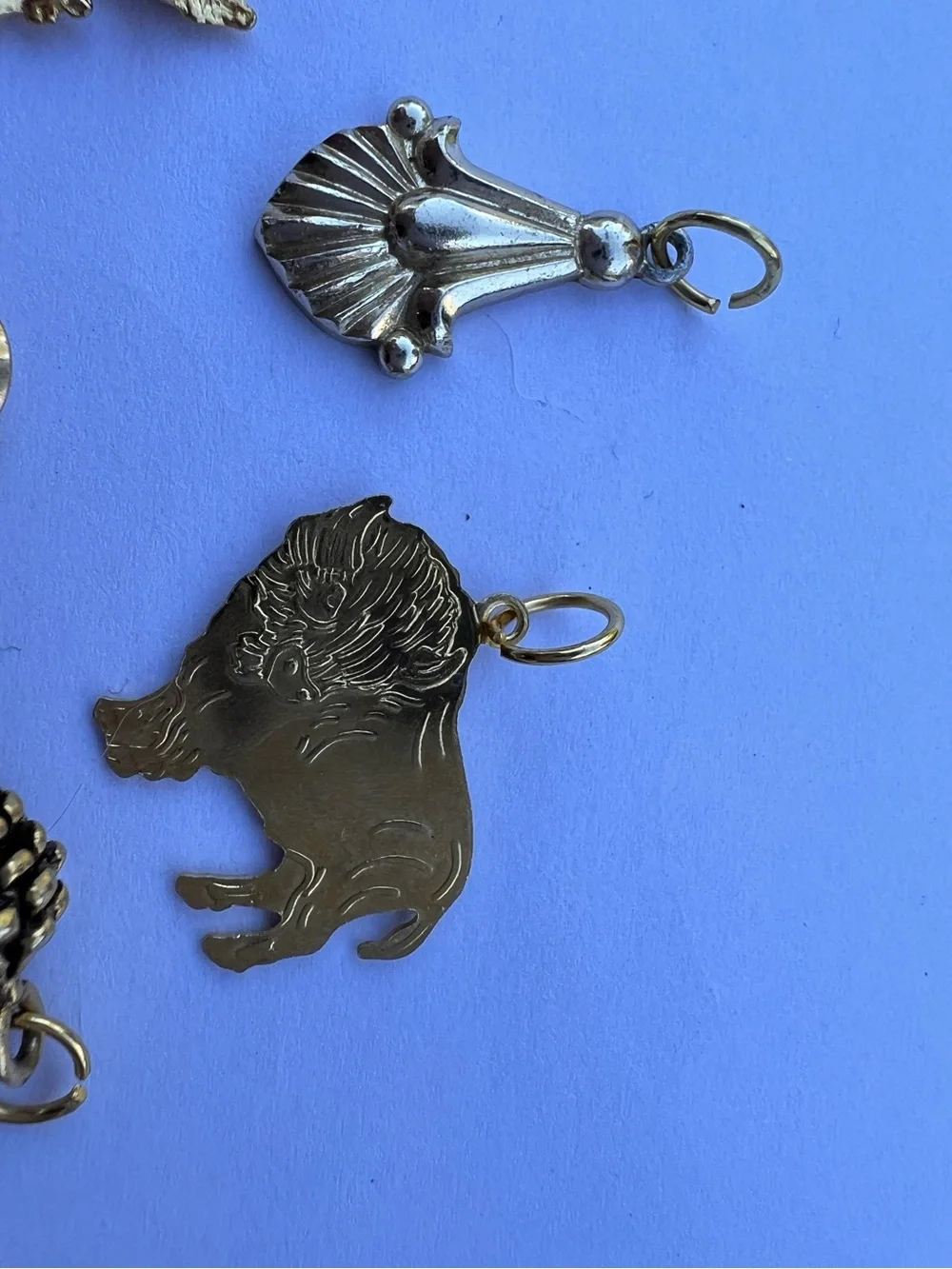 Gold Tone Small Charm Mix - Heart, Pinecone, Buffalo & More - Picture 2 of 9